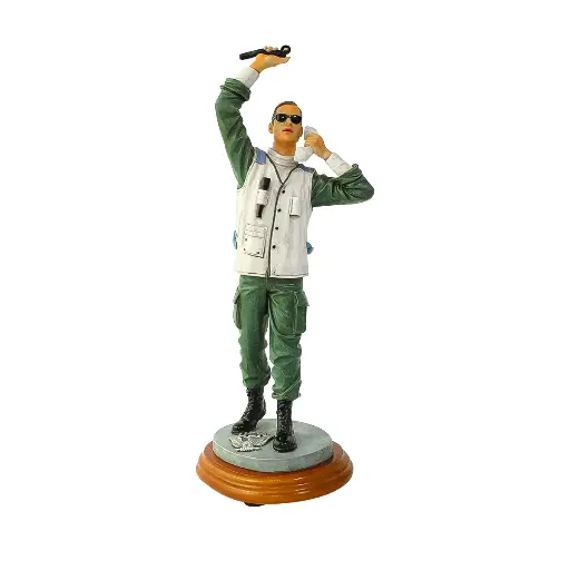 [C8765] Estatuilla decorativa militar Vanmark 82003